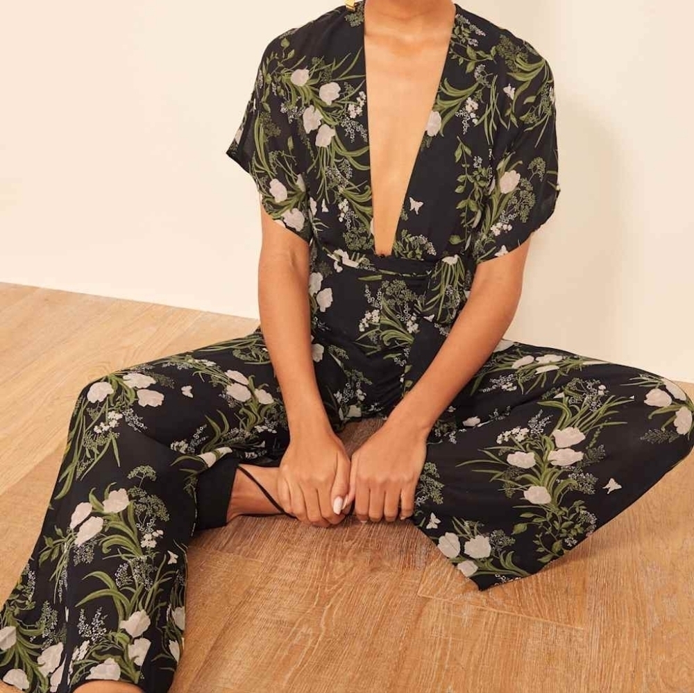 Reformation Lemongrass Floral Boho Wide Leg Jumpsuit V-neck Peek-a-boo Bodice 10